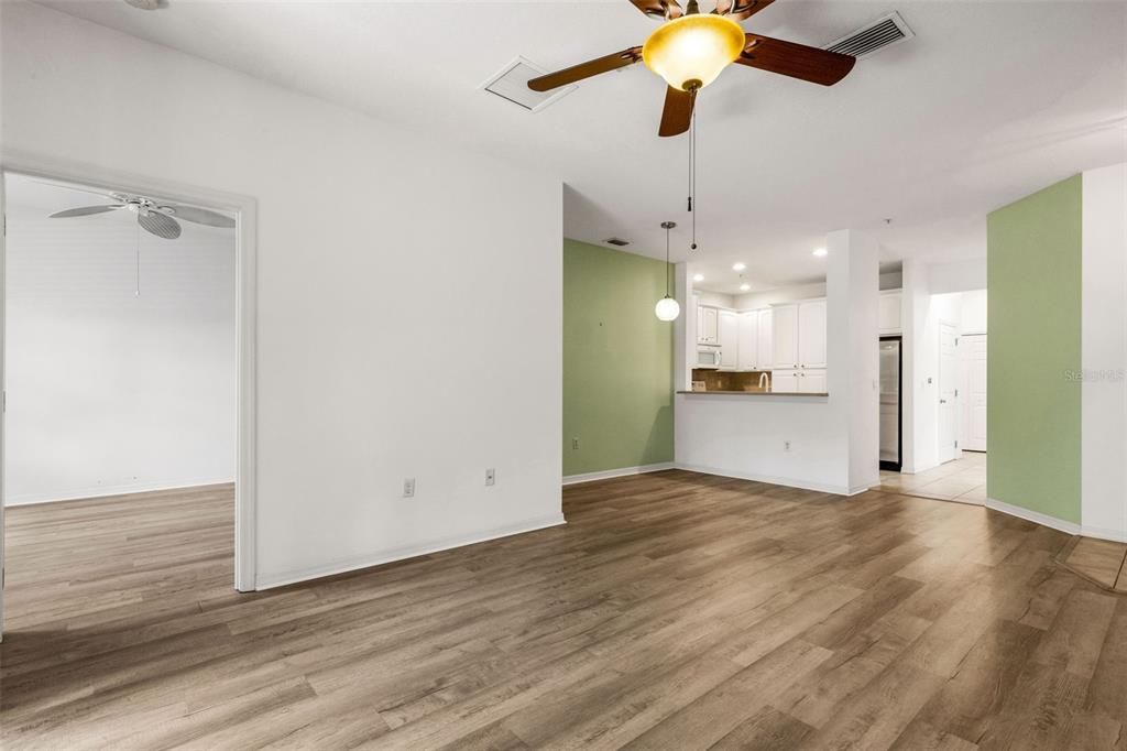 Activo con contrato: $230,000 (3 camas, 2 baños, 1146 Pies cuadrados)