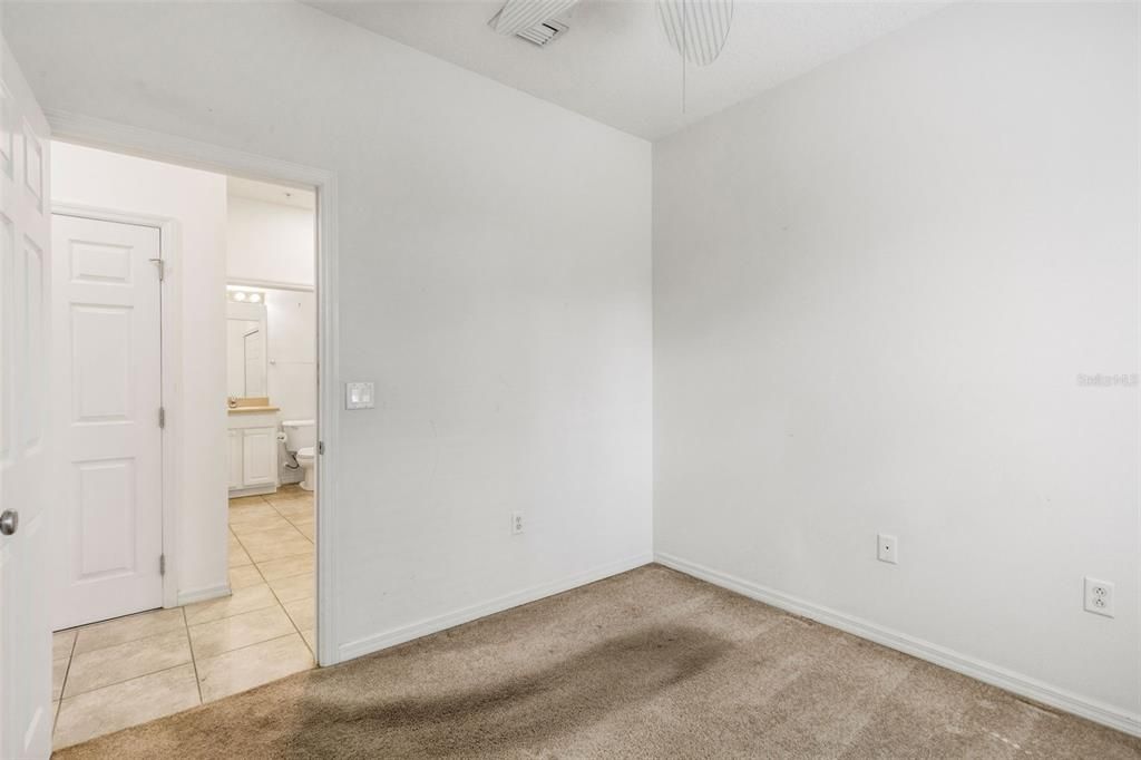 Activo con contrato: $230,000 (3 camas, 2 baños, 1146 Pies cuadrados)