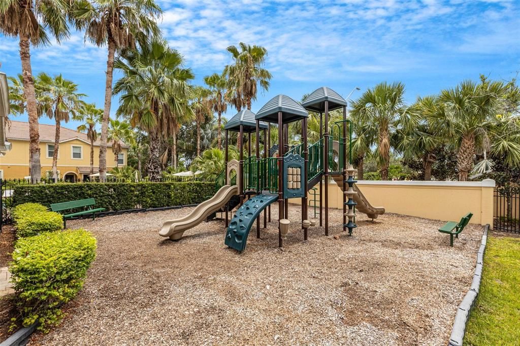 Activo con contrato: $230,000 (3 camas, 2 baños, 1146 Pies cuadrados)