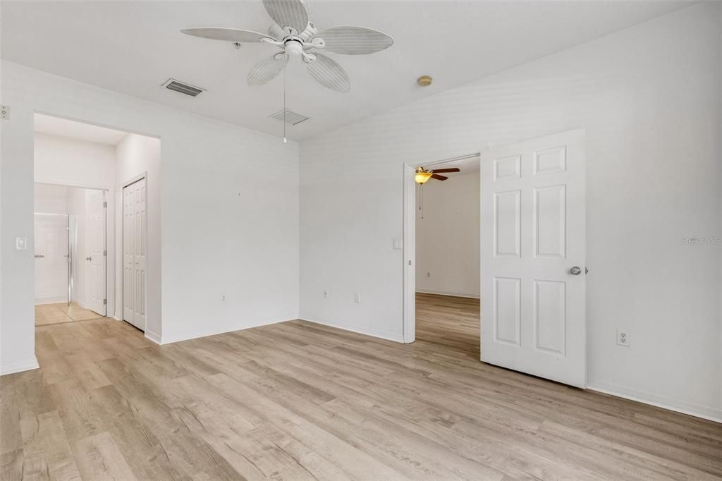 Activo con contrato: $230,000 (3 camas, 2 baños, 1146 Pies cuadrados)