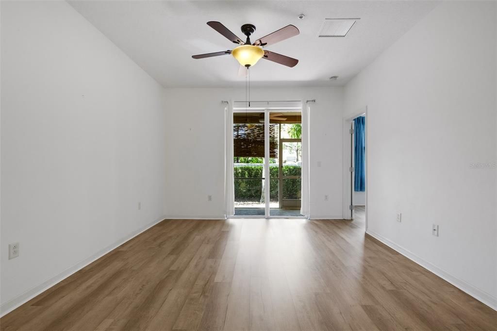 Activo con contrato: $230,000 (3 camas, 2 baños, 1146 Pies cuadrados)