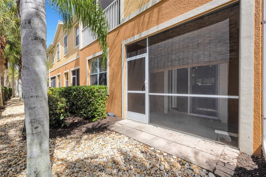 Activo con contrato: $230,000 (3 camas, 2 baños, 1146 Pies cuadrados)