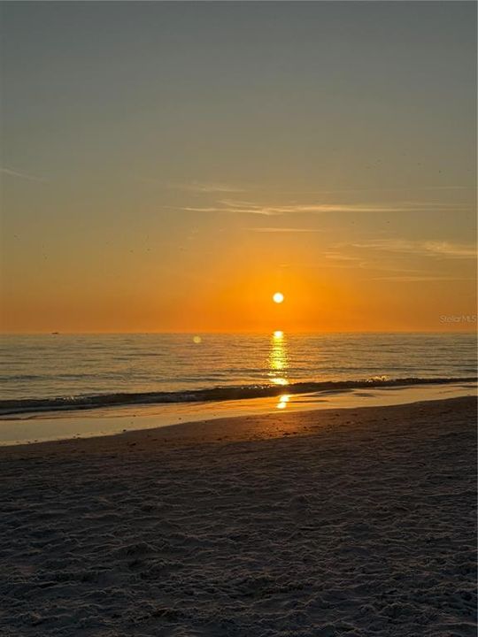 Activo con contrato: $230,000 (3 camas, 2 baños, 1146 Pies cuadrados)