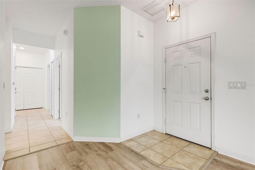 Activo con contrato: $230,000 (3 camas, 2 baños, 1146 Pies cuadrados)