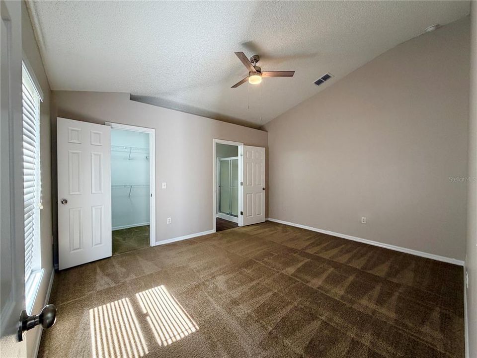 Activo con contrato: $244,000 (3 camas, 2 baños, 1368 Pies cuadrados)