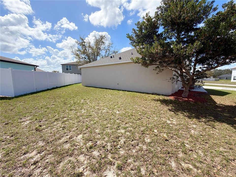 Activo con contrato: $244,000 (3 camas, 2 baños, 1368 Pies cuadrados)