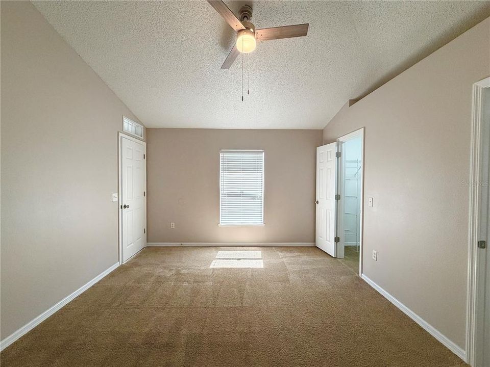 Activo con contrato: $244,000 (3 camas, 2 baños, 1368 Pies cuadrados)