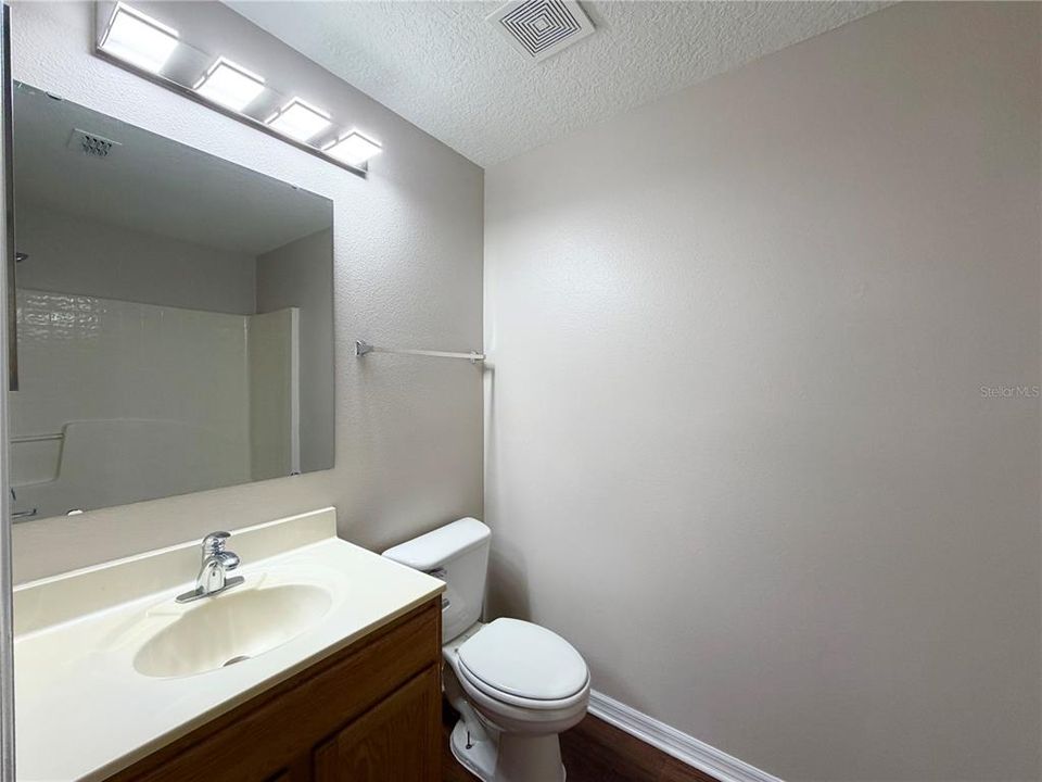 Activo con contrato: $244,000 (3 camas, 2 baños, 1368 Pies cuadrados)