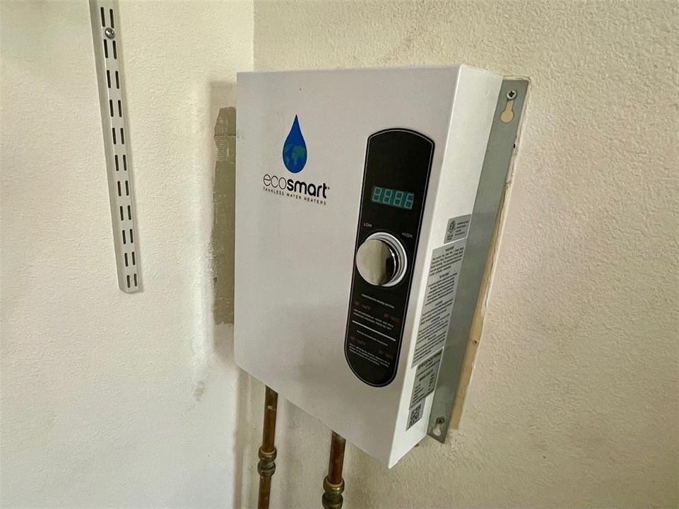 Activo con contrato: $215,000 (1 camas, 1 baños, 750 Pies cuadrados)