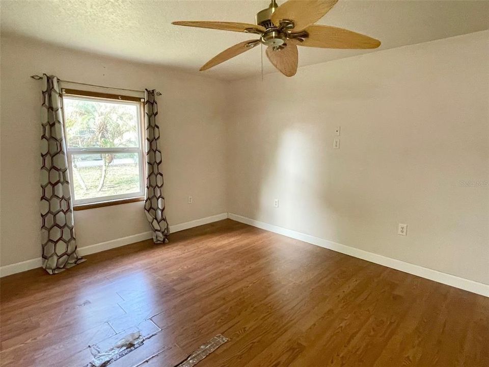 Activo con contrato: $215,000 (1 camas, 1 baños, 750 Pies cuadrados)