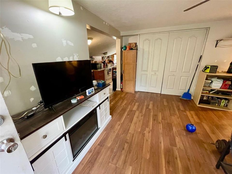Activo con contrato: $215,000 (1 camas, 1 baños, 750 Pies cuadrados)