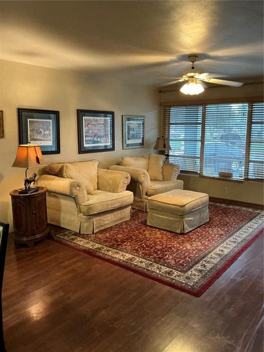 For Sale: $130,000 (2 beds, 2 baths, 835 Square Feet)