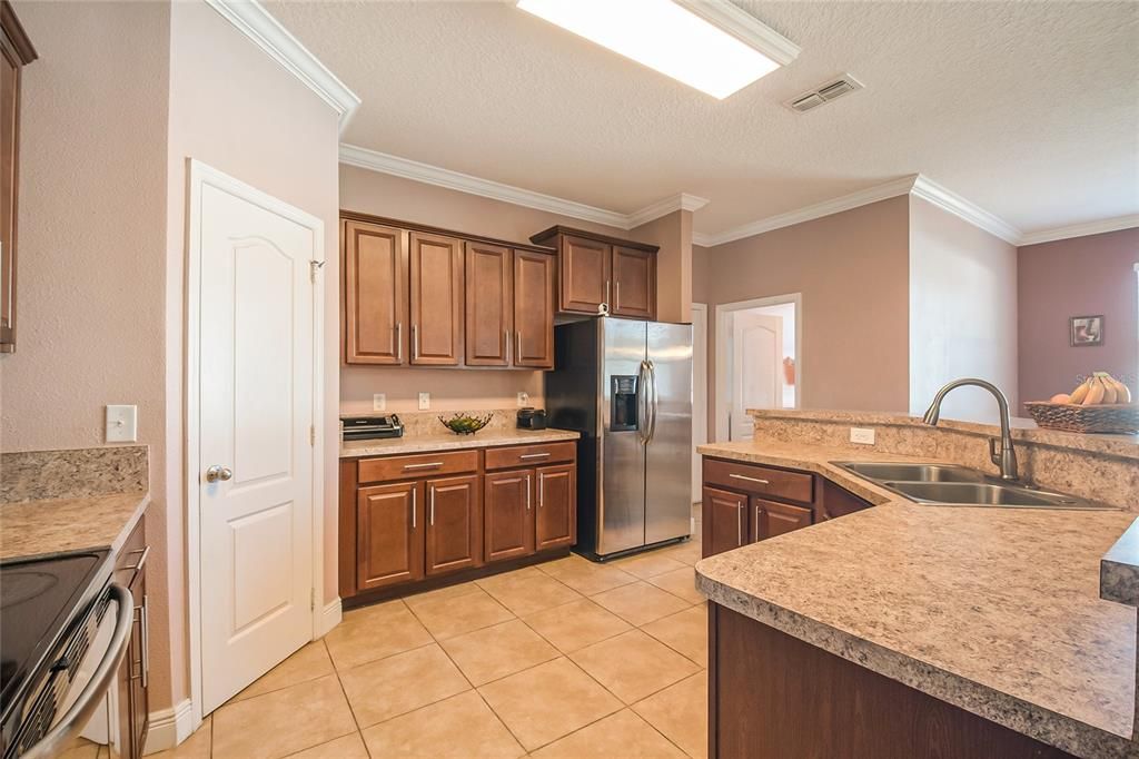 Active With Contract: $399,500 (4 beds, 2 baths, 2393 Square Feet)