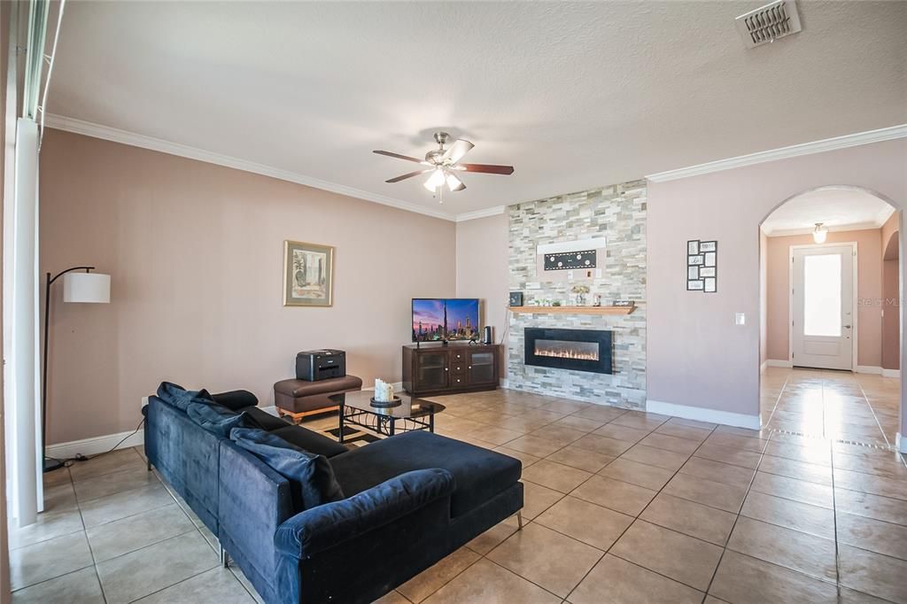 Active With Contract: $399,500 (4 beds, 2 baths, 2393 Square Feet)