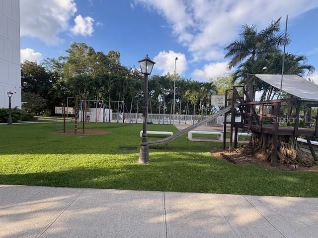 出租: $2,480 (2 贝兹, 2 浴室, 1104 平方英尺)