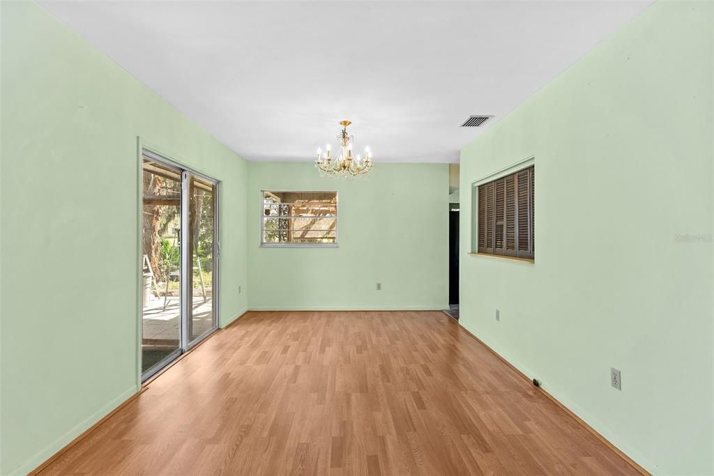 For Sale: $1,350,000 (5 beds, 4 baths, 3602 Square Feet)