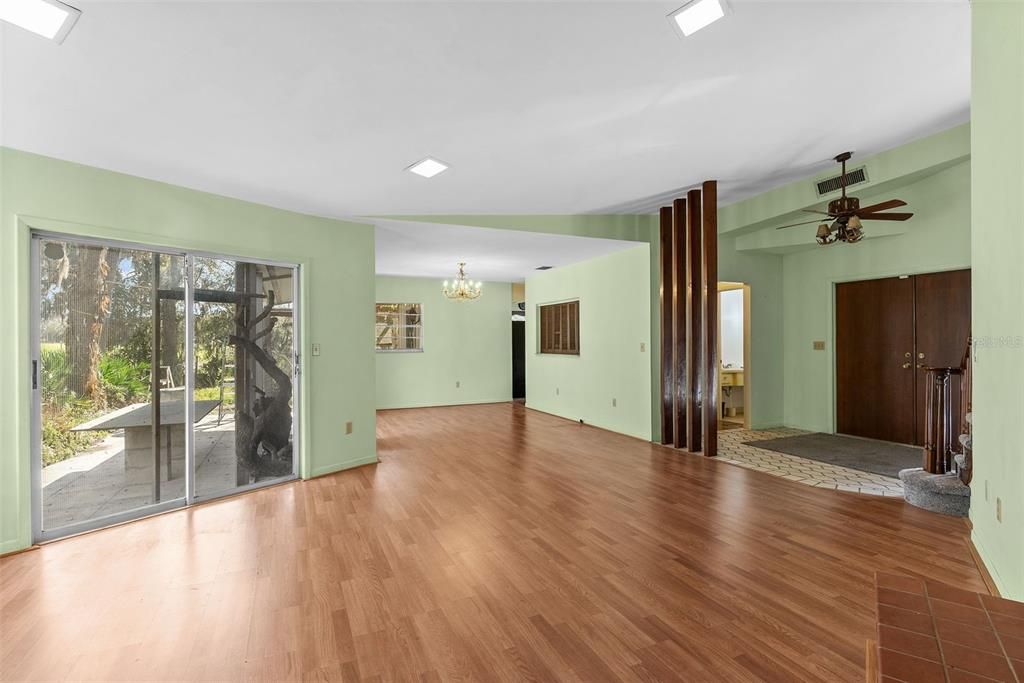 For Sale: $1,350,000 (5 beds, 4 baths, 3602 Square Feet)