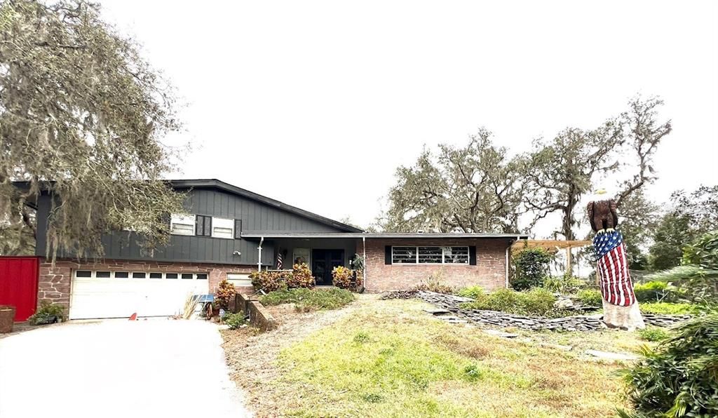 For Sale: $1,350,000 (5 beds, 4 baths, 3602 Square Feet)