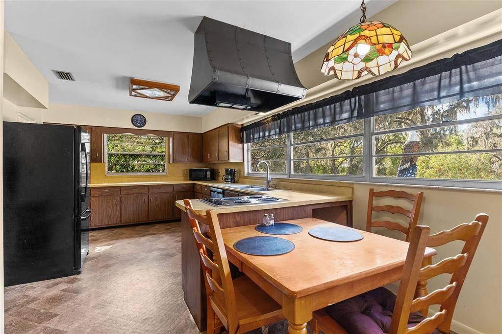 For Sale: $1,350,000 (5 beds, 4 baths, 3602 Square Feet)