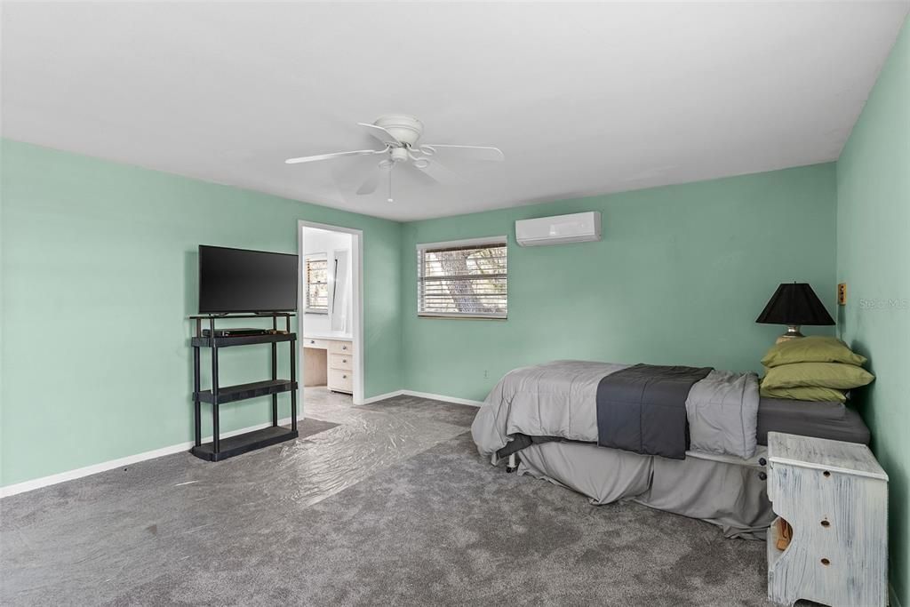 For Sale: $1,350,000 (5 beds, 4 baths, 3602 Square Feet)