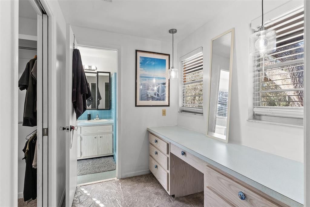 For Sale: $1,350,000 (5 beds, 4 baths, 3602 Square Feet)