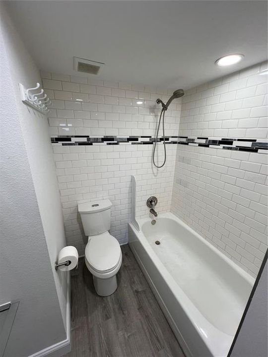 For Rent: $1,800 (2 beds, 2 baths, 1150 Square Feet)