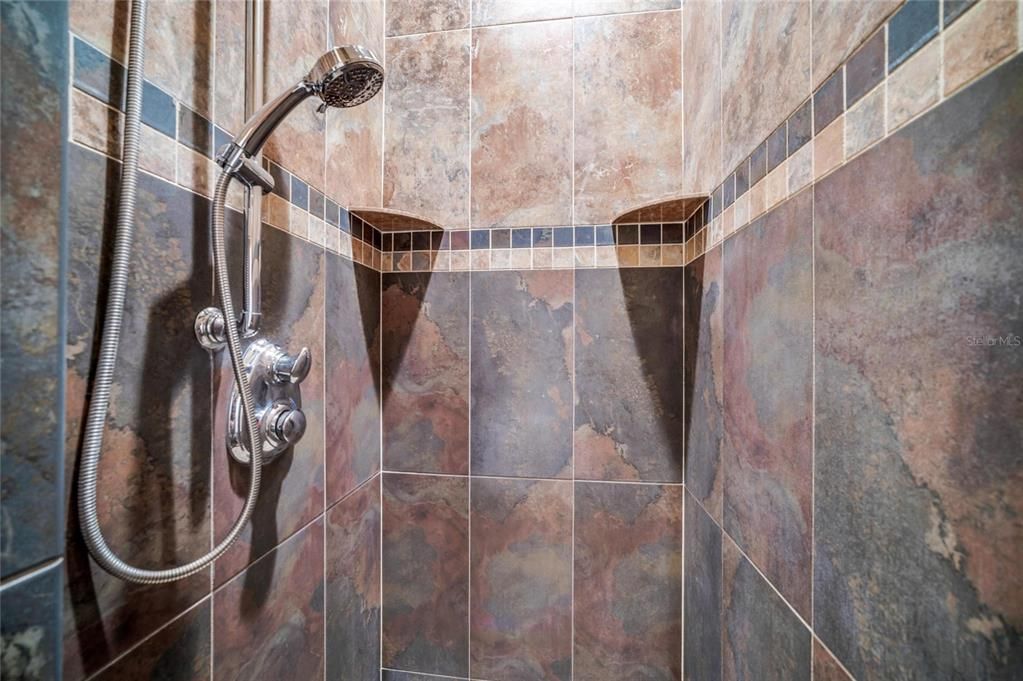 На продажу: $1,999,000 (4 спален, 3 ванн, 4250 Квадратных фут)