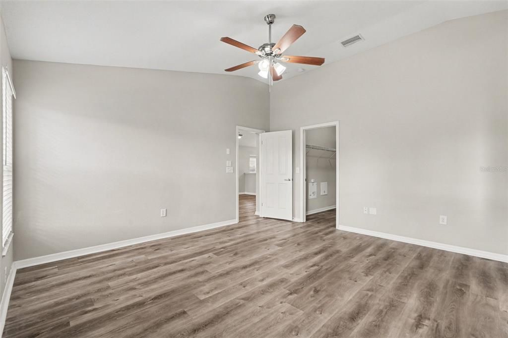 En Venta: $399,900 (4 camas, 2 baños, 2206 Pies cuadrados)