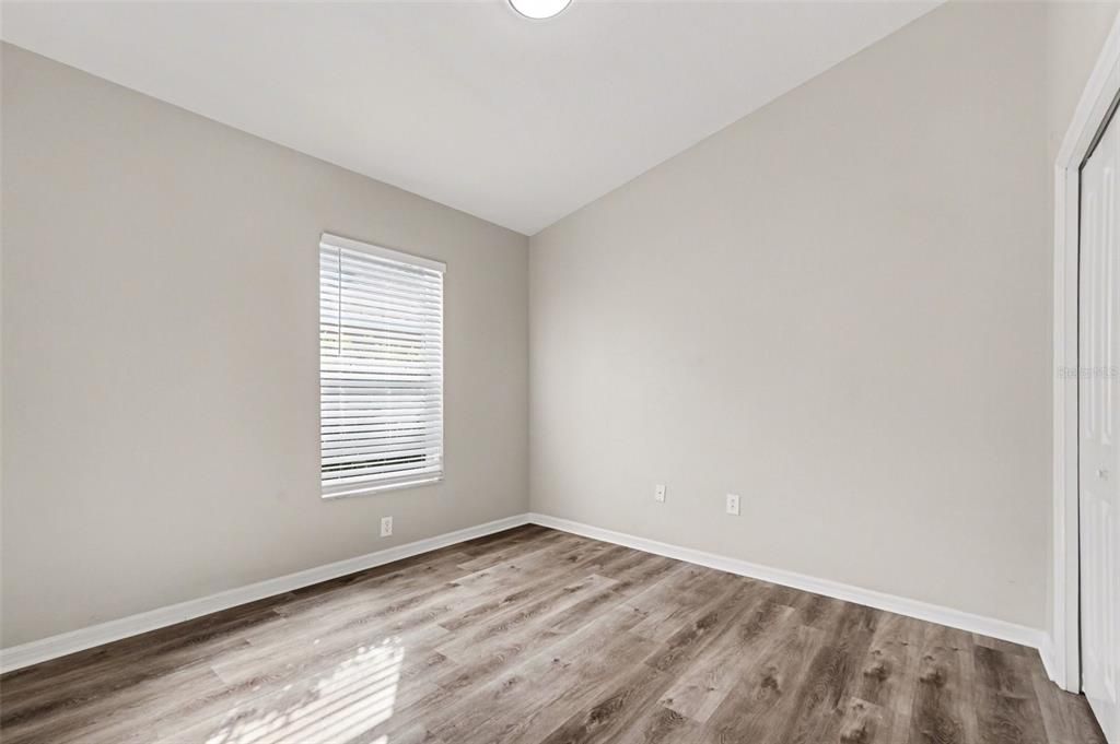 En Venta: $399,900 (4 camas, 2 baños, 2206 Pies cuadrados)