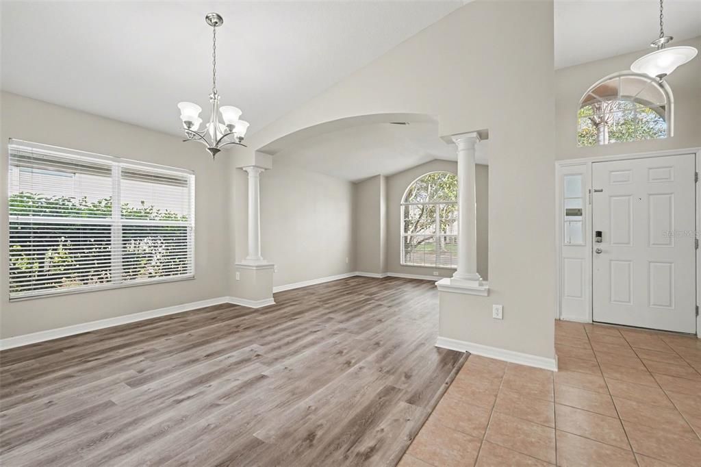 En Venta: $399,900 (4 camas, 2 baños, 2206 Pies cuadrados)