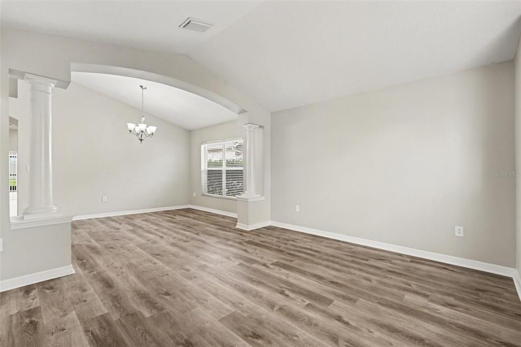 En Venta: $399,900 (4 camas, 2 baños, 2206 Pies cuadrados)