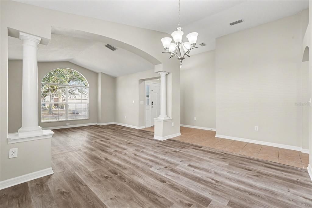 En Venta: $399,900 (4 camas, 2 baños, 2206 Pies cuadrados)