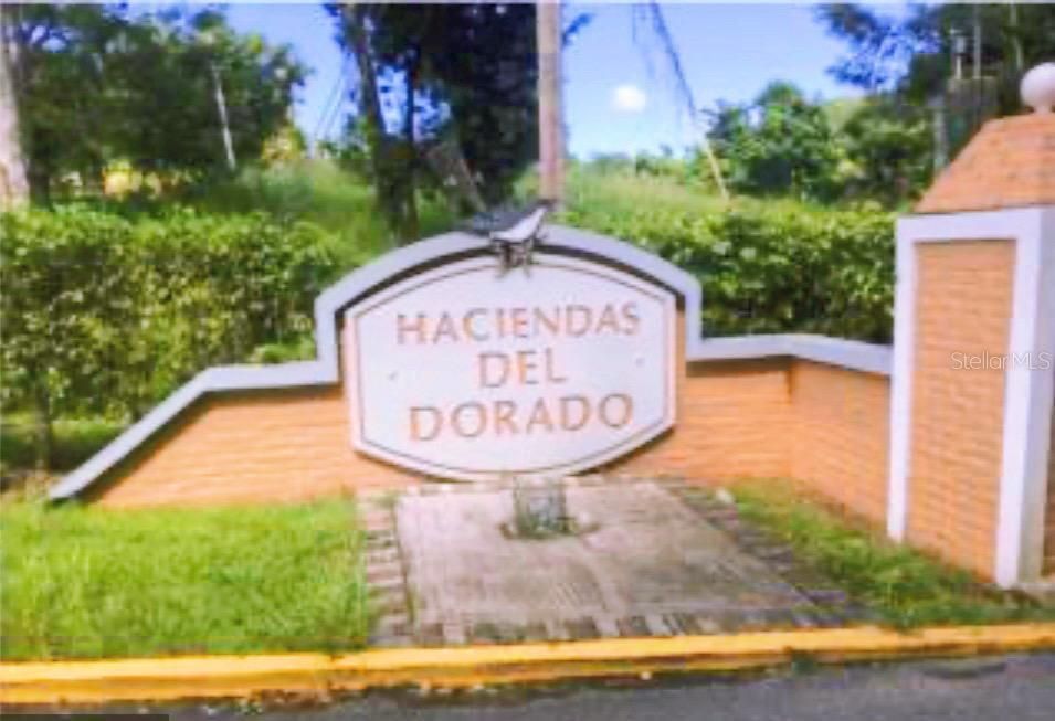На продажу: $125,000 (1.01 acres)