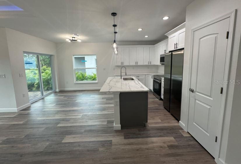 For Rent: $1,795 (3 beds, 2 baths, 1319 Square Feet)