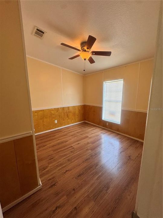 待售: $155,000 (3 贝兹, 2 浴室, 1056 平方英尺)