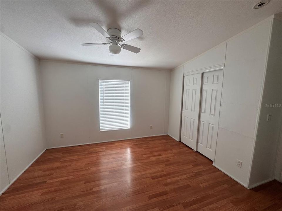 待售: $155,000 (3 贝兹, 2 浴室, 1056 平方英尺)