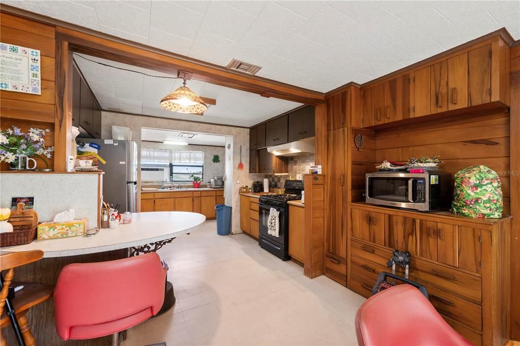 En Venta: $549,000 (3 camas, 2 baños, 1989 Pies cuadrados)