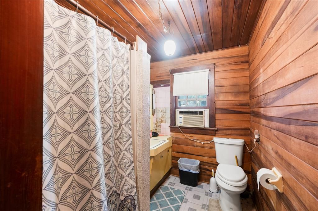 En Venta: $549,000 (3 camas, 2 baños, 1989 Pies cuadrados)