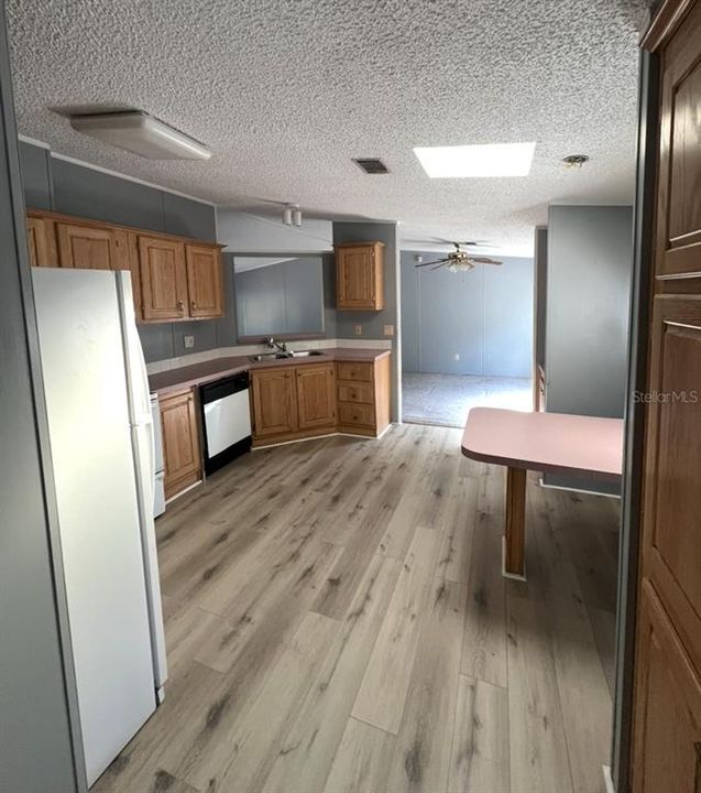 Activo con contrato: $149,000 (3 camas, 2 baños, 1512 Pies cuadrados)