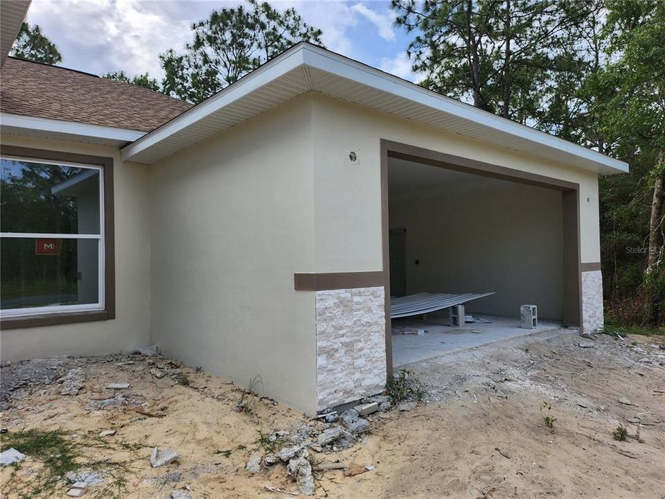 Active With Contract: $310,000 (3 beds, 2 baths, 1907 Square Feet)