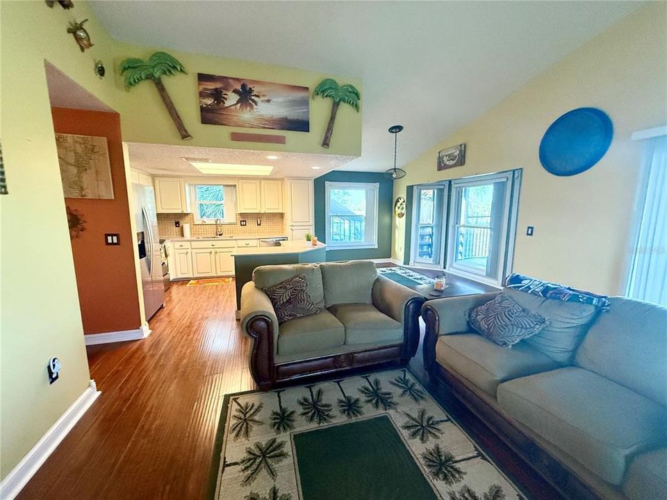 For Sale: $475,000 (3 beds, 2 baths, 1344 Square Feet)