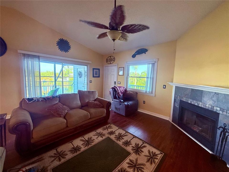 For Sale: $475,000 (3 beds, 2 baths, 1344 Square Feet)