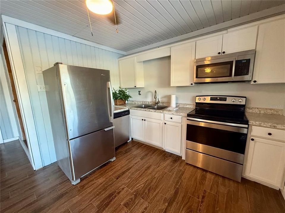For Sale: $475,000 (3 beds, 2 baths, 1344 Square Feet)