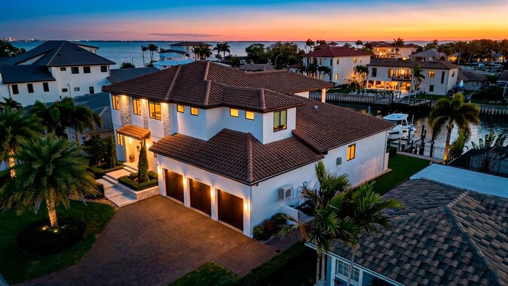 En Venta: $3,990,000 (5 camas, 5 baños, 4747 Pies cuadrados)