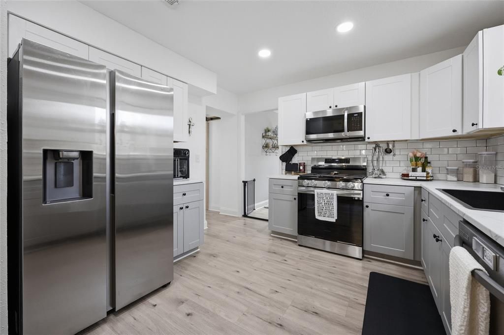For Sale: $325,000 (4 beds, 2 baths, 2088 Square Feet)