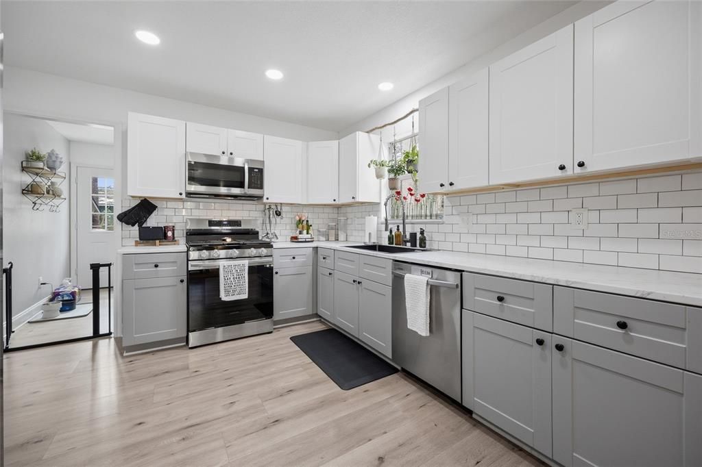 For Sale: $325,000 (4 beds, 2 baths, 2088 Square Feet)