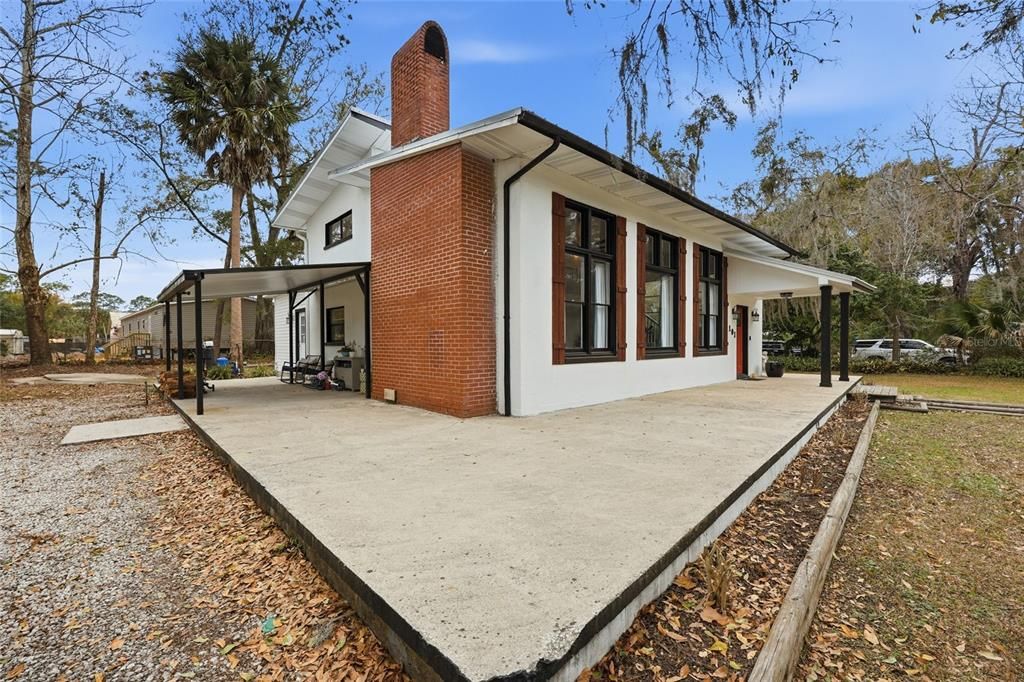 For Sale: $325,000 (4 beds, 2 baths, 2088 Square Feet)