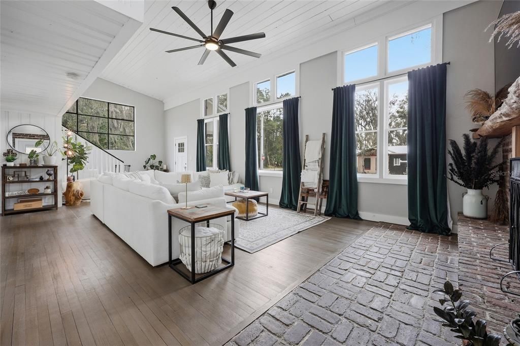 For Sale: $325,000 (4 beds, 2 baths, 2088 Square Feet)