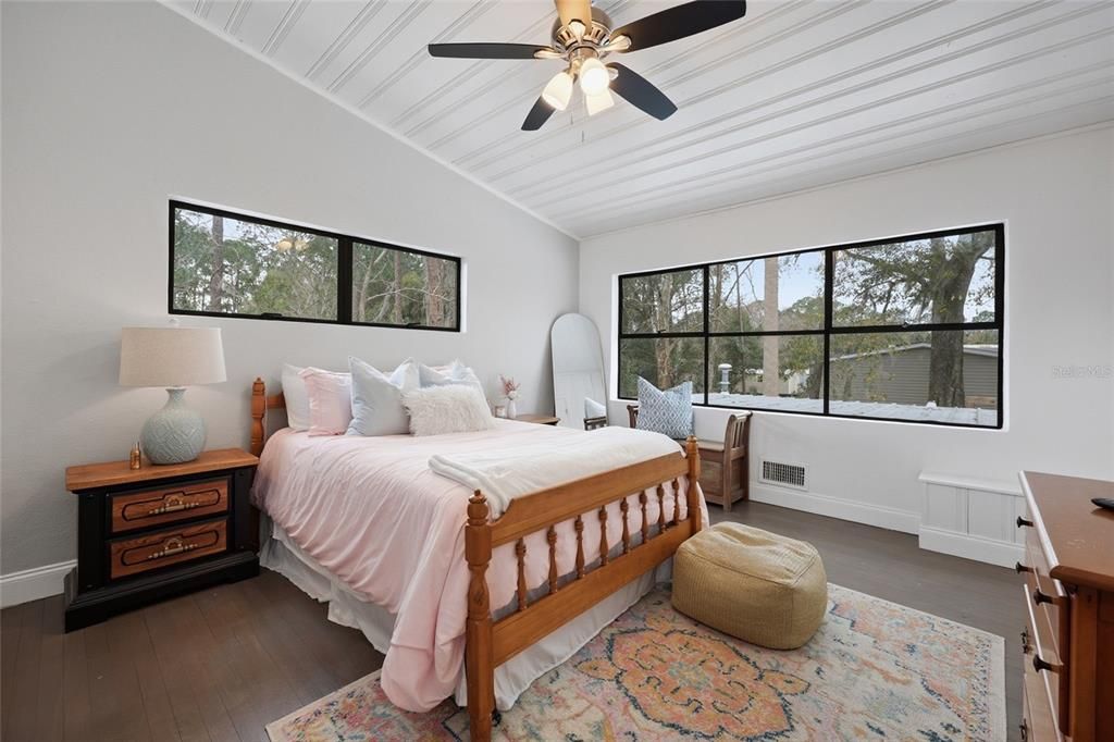 For Sale: $325,000 (4 beds, 2 baths, 2088 Square Feet)