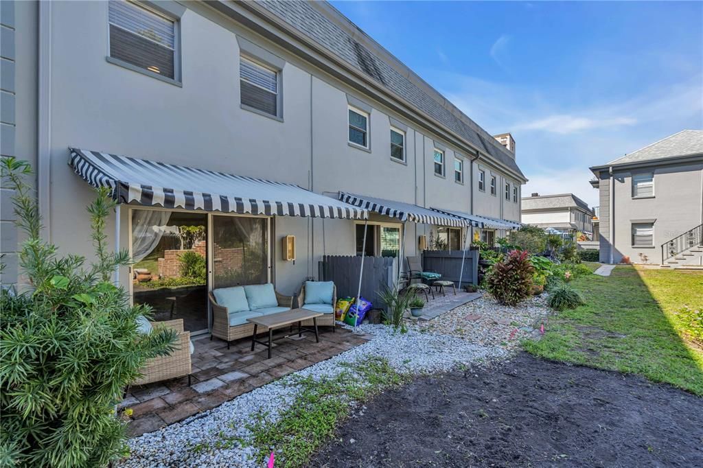 Activo con contrato: $195,000 (2 camas, 1 baños, 1047 Pies cuadrados)